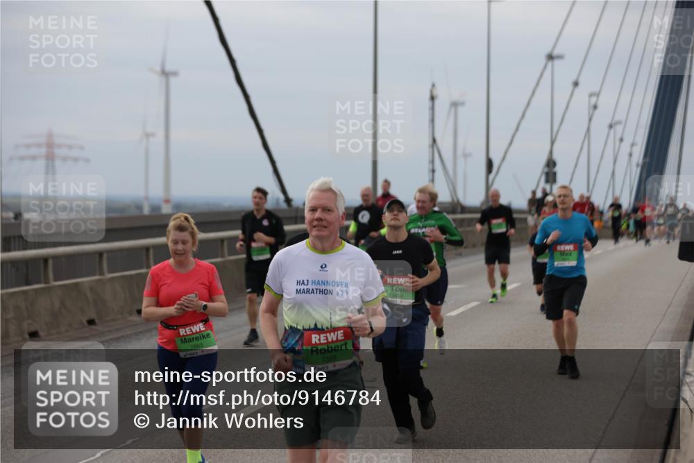 03.10.2025 - Köhlbrandbrückenlauf Jannik Wohlers http://msf.ph/oto/9146784 03.10.2025 15:49:46 Position 1 7663, 9404, 7399 meine-sportfotos.de