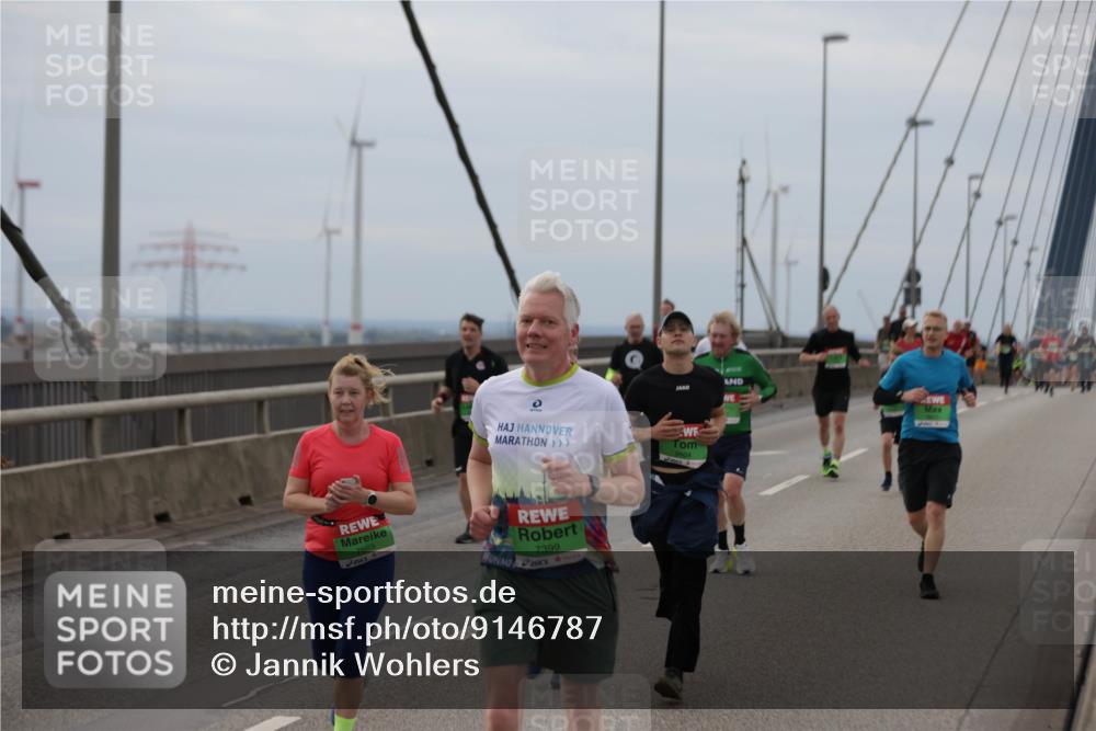 03.10.2025 - Köhlbrandbrückenlauf Jannik Wohlers http://msf.ph/oto/9146787 03.10.2025 15:49:46 Position 1 9404, 7663, 7399 meine-sportfotos.de