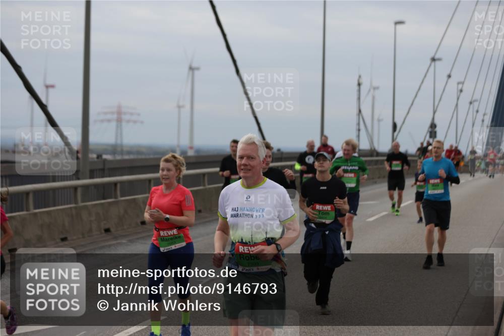 03.10.2025 - Köhlbrandbrückenlauf Jannik Wohlers http://msf.ph/oto/9146793 03.10.2025 15:49:46 Position 1 7663, 7399 meine-sportfotos.de