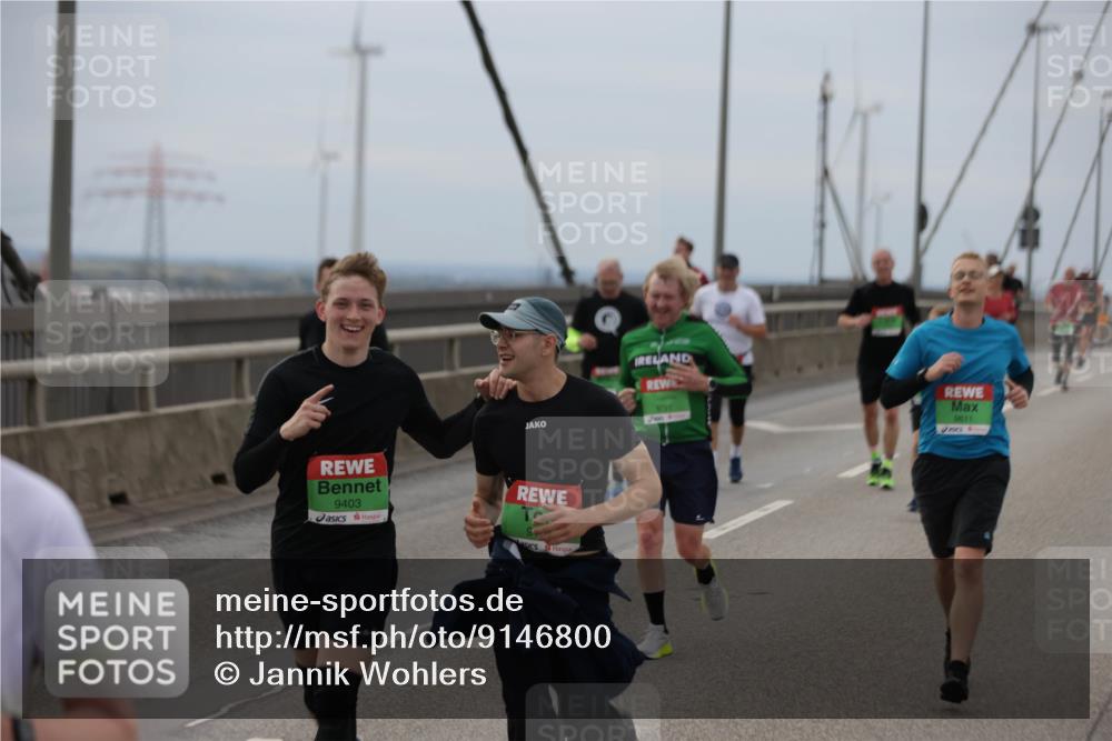 03.10.2025 - Köhlbrandbrückenlauf Jannik Wohlers http://msf.ph/oto/9146800 03.10.2025 15:49:47 Position 1 9403, 9611, 9 meine-sportfotos.de
