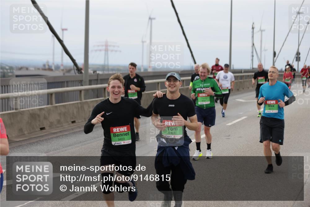 03.10.2025 - Köhlbrandbrückenlauf Jannik Wohlers http://msf.ph/oto/9146815 03.10.2025 15:49:48 Position 1 9403, 9404, 9731, 9611 meine-sportfotos.de