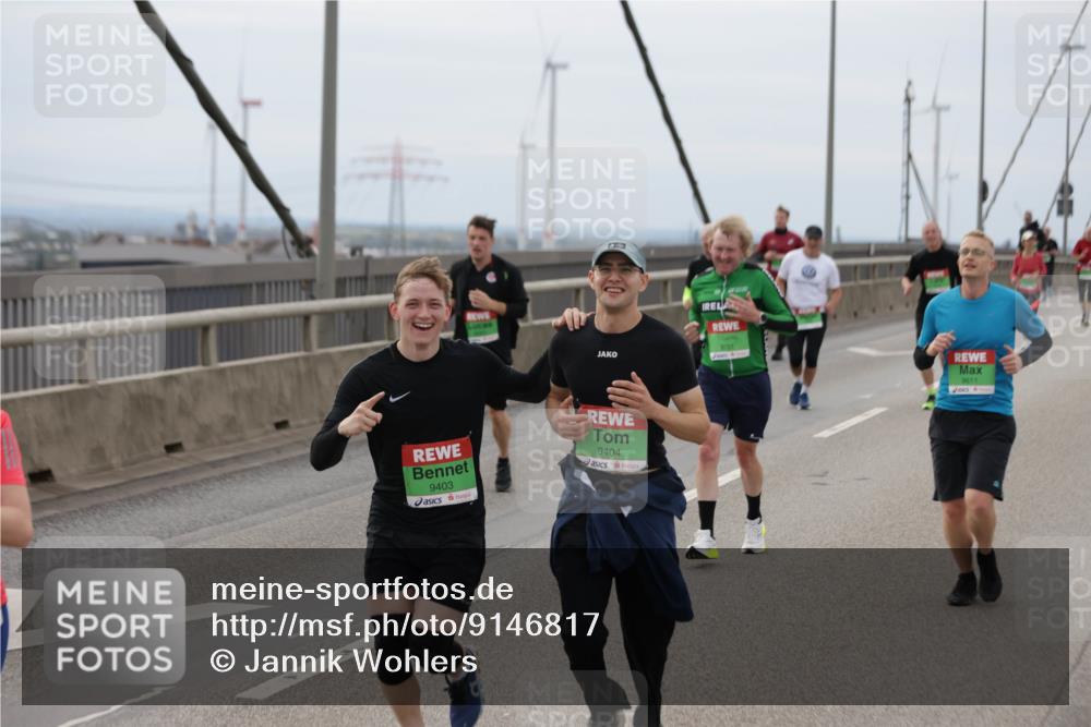 03.10.2025 - Köhlbrandbrückenlauf Jannik Wohlers http://msf.ph/oto/9146817 03.10.2025 15:49:48 Position 1 9403, 9404, 9611 meine-sportfotos.de