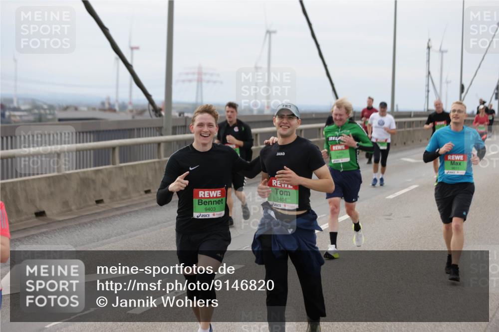 03.10.2025 - Köhlbrandbrückenlauf Jannik Wohlers http://msf.ph/oto/9146820 03.10.2025 15:49:48 Position 1 1737, 9403, 9404, 9611 meine-sportfotos.de