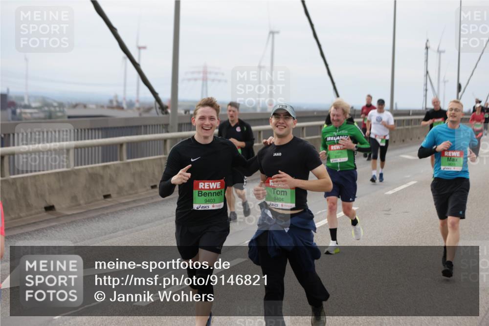 03.10.2025 - Köhlbrandbrückenlauf Jannik Wohlers http://msf.ph/oto/9146821 03.10.2025 15:49:48 Position 1 9403, 9404, 9731, 9611 meine-sportfotos.de