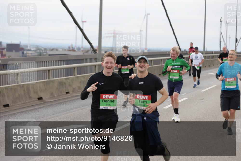 03.10.2025 - Köhlbrandbrückenlauf Jannik Wohlers http://msf.ph/oto/9146826 03.10.2025 15:49:48 Position 1 9403, 9404, 9731, 9611 meine-sportfotos.de