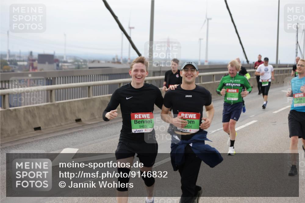 03.10.2025 - Köhlbrandbrückenlauf Jannik Wohlers http://msf.ph/oto/9146832 03.10.2025 15:49:48 Position 1 9403, 9404, 9731, 9611 meine-sportfotos.de