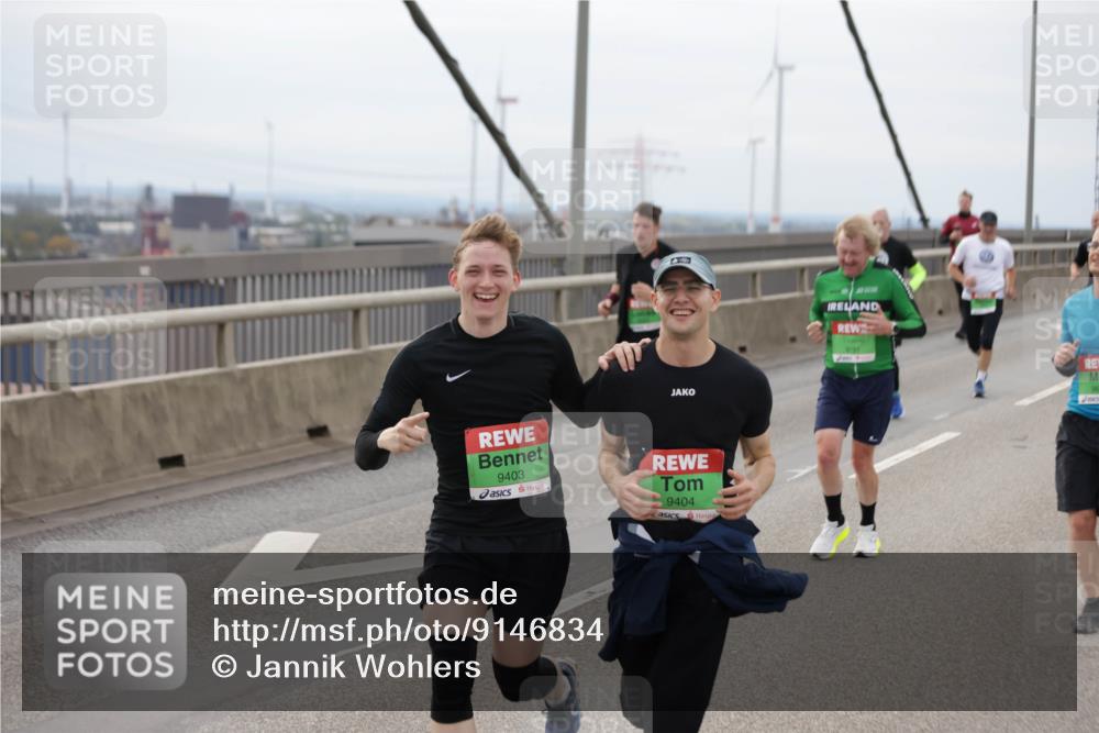 03.10.2025 - Köhlbrandbrückenlauf Jannik Wohlers http://msf.ph/oto/9146834 03.10.2025 15:49:48 Position 1 9403, 9404 meine-sportfotos.de