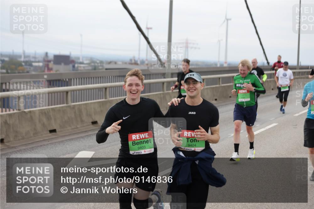 03.10.2025 - Köhlbrandbrückenlauf Jannik Wohlers http://msf.ph/oto/9146836 03.10.2025 15:49:48 Position 1 9403, 9404 meine-sportfotos.de