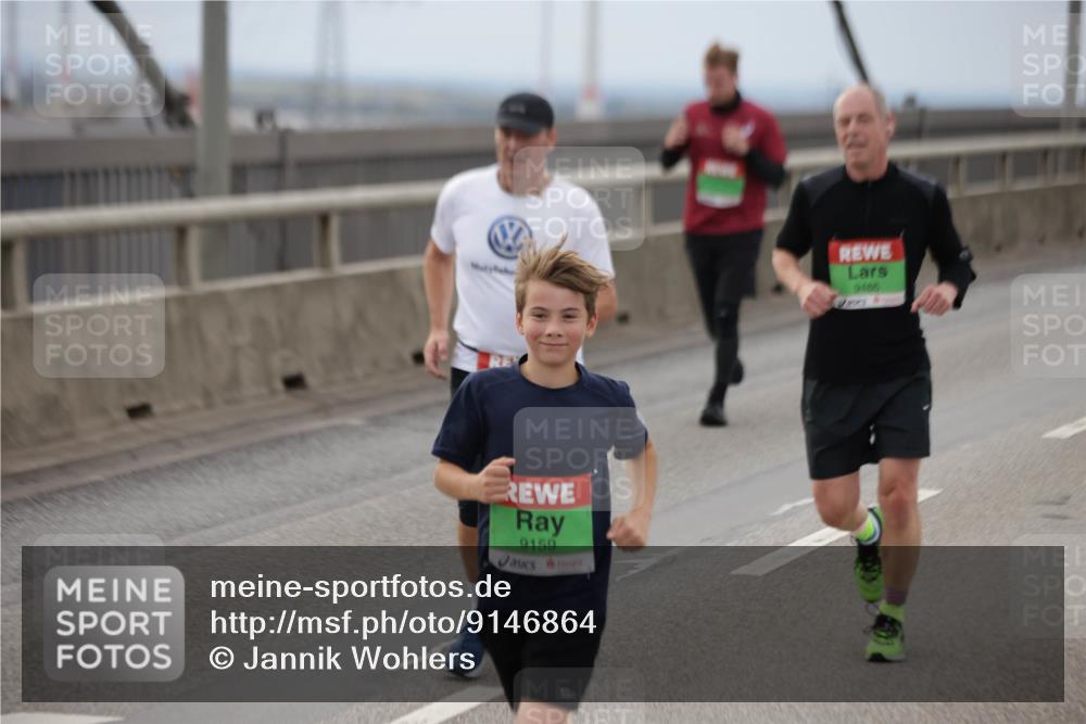 03.10.2025 - Köhlbrandbrückenlauf Jannik Wohlers http://msf.ph/oto/9146864 03.10.2025 15:49:52 Position 1 9159, 9486 meine-sportfotos.de