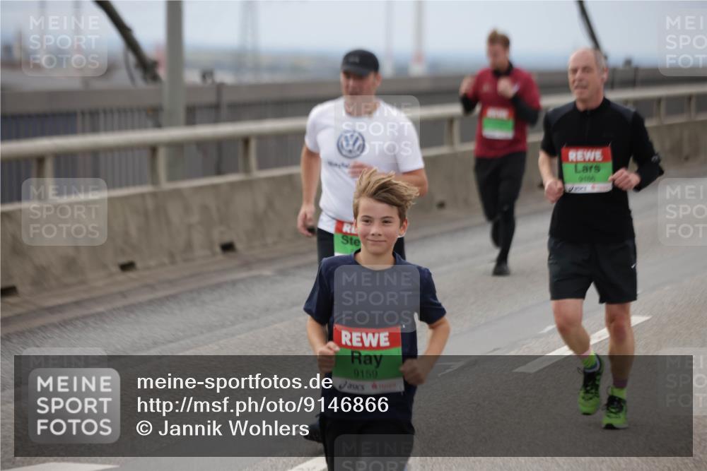 03.10.2025 - Köhlbrandbrückenlauf Jannik Wohlers http://msf.ph/oto/9146866 03.10.2025 15:49:52 Position 1 9159, 9486 meine-sportfotos.de