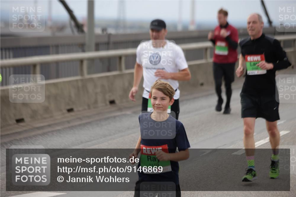03.10.2025 - Köhlbrandbrückenlauf Jannik Wohlers http://msf.ph/oto/9146869 03.10.2025 15:49:52 Position 1 9159 meine-sportfotos.de