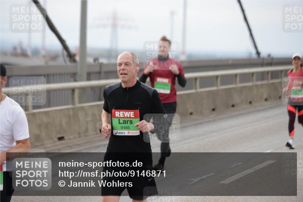 03.10.2025 - Köhlbrandbrückenlauf Jannik Wohlers http://msf.ph/oto/9146871 03.10.2025 15:49:53 Position 1 9486 meine-sportfotos.de