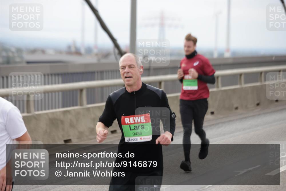 03.10.2025 - Köhlbrandbrückenlauf Jannik Wohlers http://msf.ph/oto/9146879 03.10.2025 15:49:53 Position 1 9486 meine-sportfotos.de
