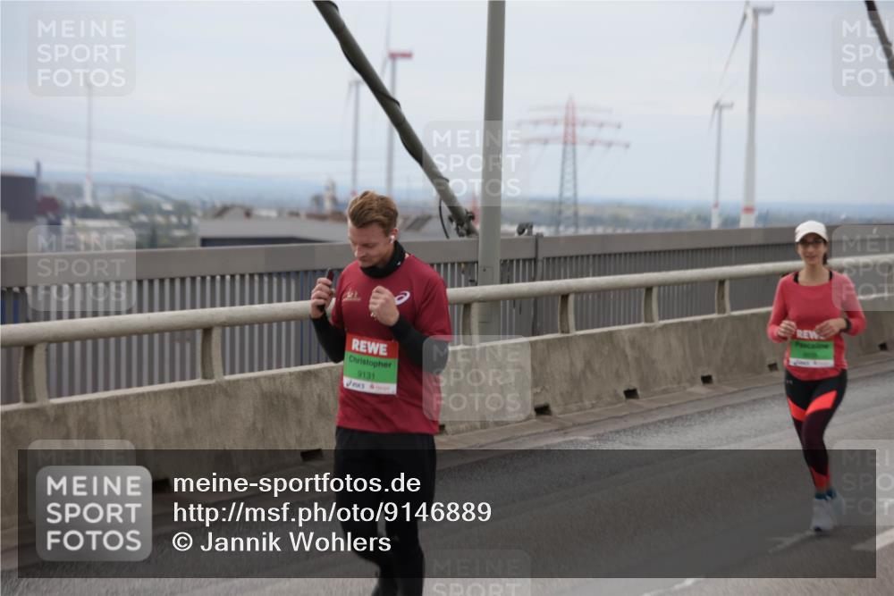 03.10.2025 - Köhlbrandbrückenlauf Jannik Wohlers http://msf.ph/oto/9146889 03.10.2025 15:49:55 Position 1 9131 meine-sportfotos.de