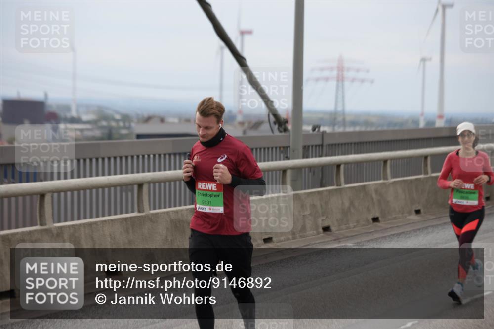 03.10.2025 - Köhlbrandbrückenlauf Jannik Wohlers http://msf.ph/oto/9146892 03.10.2025 15:49:55 Position 1 9131 meine-sportfotos.de