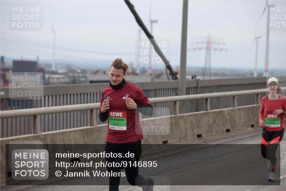 03.10.2025 - Köhlbrandbrückenlauf Jannik Wohlers http://msf.ph/oto/9146895 03.10.2025 15:49:55 Position 1 9131 meine-sportfotos.de
