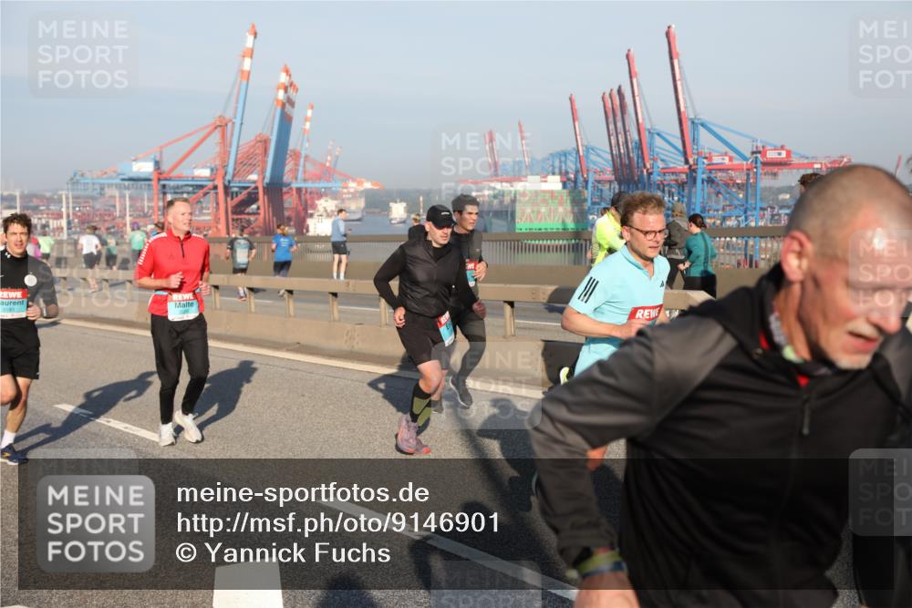 03.10.2025 - Köhlbrandbrückenlauf Yannick Fuchs http://msf.ph/oto/9146901 03.10.2025 08:37:16 Position 2 3183 meine-sportfotos.de