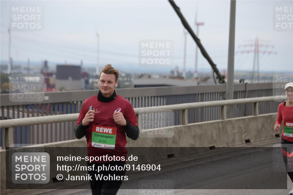 03.10.2025 - Köhlbrandbrückenlauf Jannik Wohlers http://msf.ph/oto/9146904 03.10.2025 15:49:55 Position 1 9131 meine-sportfotos.de