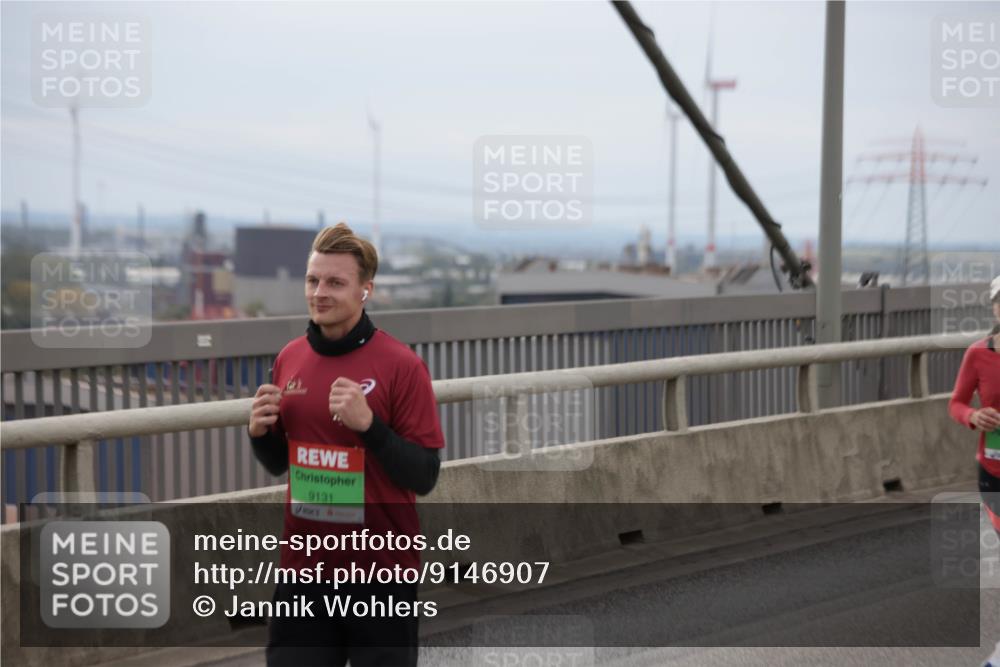 03.10.2025 - Köhlbrandbrückenlauf Jannik Wohlers http://msf.ph/oto/9146907 03.10.2025 15:49:55 Position 1 9131 meine-sportfotos.de