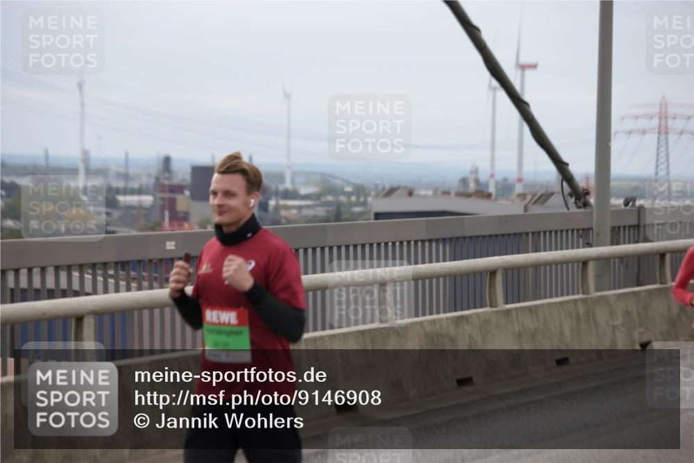 03.10.2025 - Köhlbrandbrückenlauf Jannik Wohlers http://msf.ph/oto/9146908 03.10.2025 15:49:55 Position 1 2136 meine-sportfotos.de