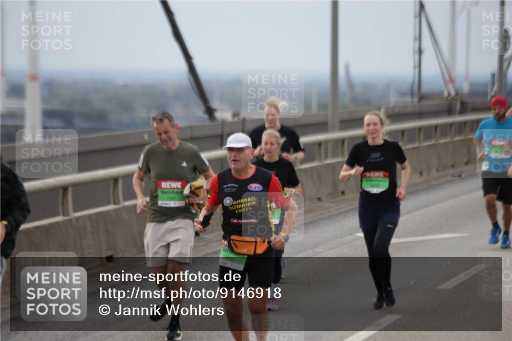 03.10.2025 - Köhlbrandbrückenlauf Jannik Wohlers http://msf.ph/oto/9146918 03.10.2025 15:50:00 Position 1 37, 7581, 8970, 8960 meine-sportfotos.de