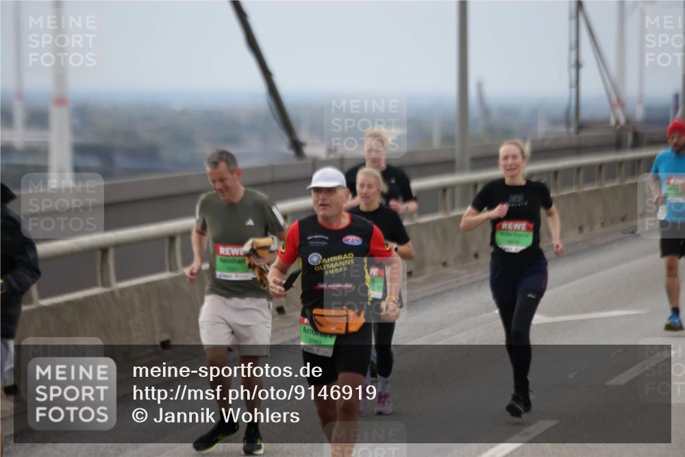 03.10.2025 - Köhlbrandbrückenlauf Jannik Wohlers http://msf.ph/oto/9146919 03.10.2025 15:50:00 Position 1 51, 3, 0, 8970, 8960 meine-sportfotos.de