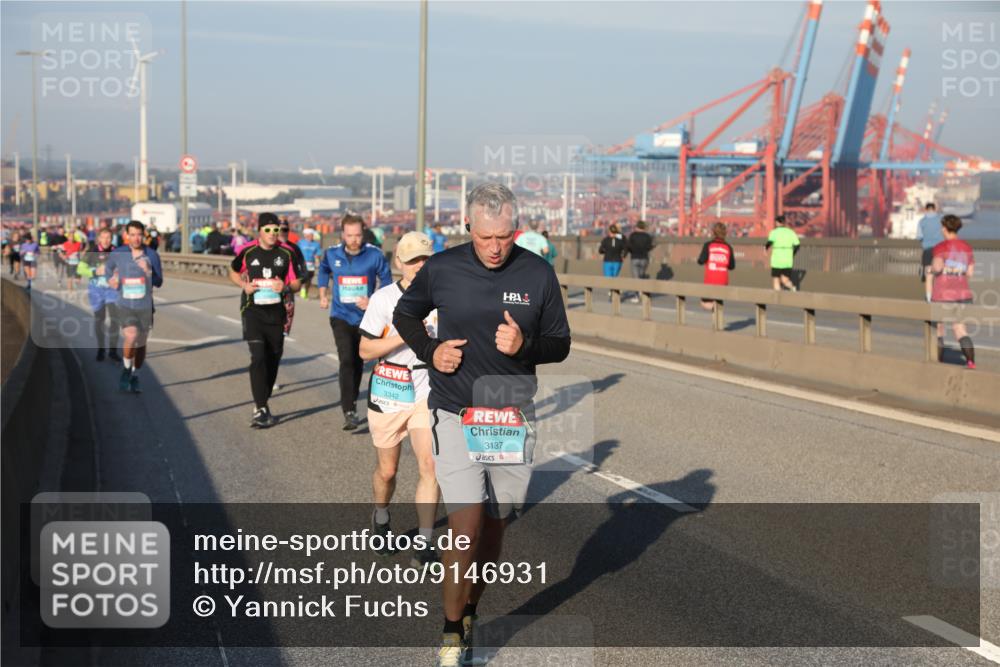03.10.2025 - Köhlbrandbrückenlauf Yannick Fuchs http://msf.ph/oto/9146931 03.10.2025 08:37:26 Position 2 3342, 3137 meine-sportfotos.de