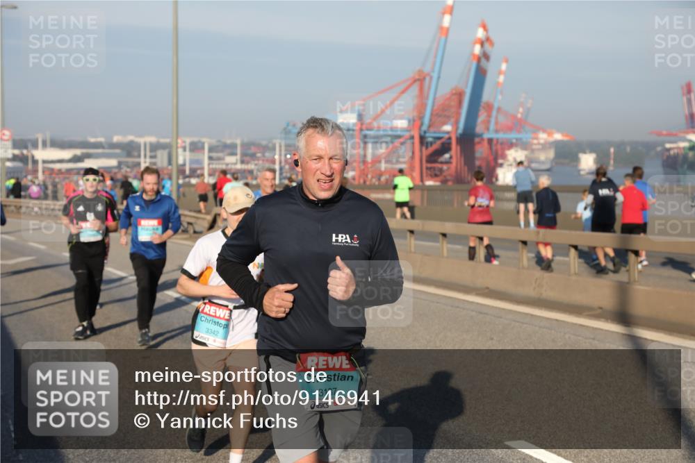 03.10.2025 - Köhlbrandbrückenlauf Yannick Fuchs http://msf.ph/oto/9146941 03.10.2025 08:37:27 Position 2 3342, 3137 meine-sportfotos.de