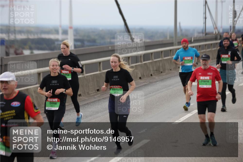 03.10.2025 - Köhlbrandbrückenlauf Jannik Wohlers http://msf.ph/oto/9146957 03.10.2025 15:50:03 Position 1 51, 8971, 8970 meine-sportfotos.de