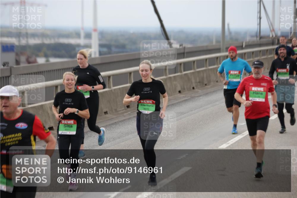 03.10.2025 - Köhlbrandbrückenlauf Jannik Wohlers http://msf.ph/oto/9146961 03.10.2025 15:50:03 Position 1 57, 8970, 8971 meine-sportfotos.de