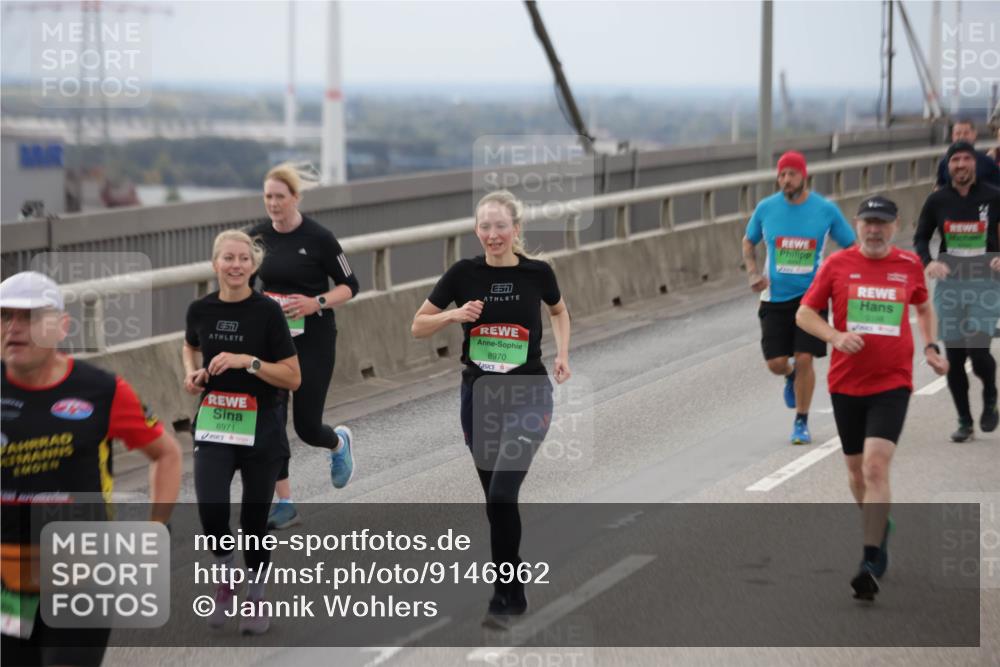 03.10.2025 - Köhlbrandbrückenlauf Jannik Wohlers http://msf.ph/oto/9146962 03.10.2025 15:50:03 Position 1 51, 8971, 8970, 9198 meine-sportfotos.de