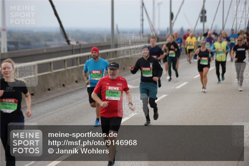 03.10.2025 - Köhlbrandbrückenlauf Jannik Wohlers http://msf.ph/oto/9146968 03.10.2025 15:50:04 Position 1 657, 8970, 9198, 88669 meine-sportfotos.de