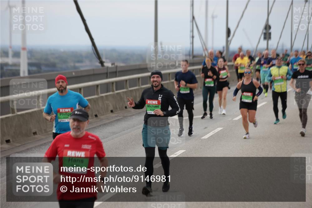 03.10.2025 - Köhlbrandbrückenlauf Jannik Wohlers http://msf.ph/oto/9146981 03.10.2025 15:50:05 Position 1 8294, 8292, 9109 meine-sportfotos.de