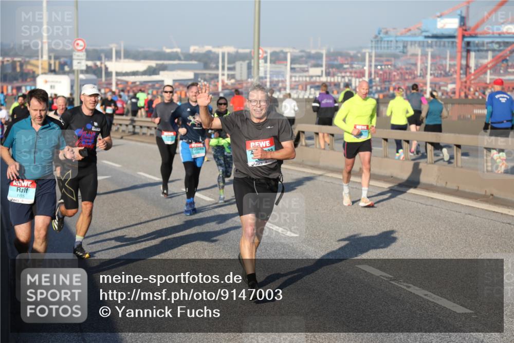 03.10.2025 - Köhlbrandbrückenlauf Yannick Fuchs http://msf.ph/oto/9147003 03.10.2025 08:37:45 Position 2 1115 meine-sportfotos.de