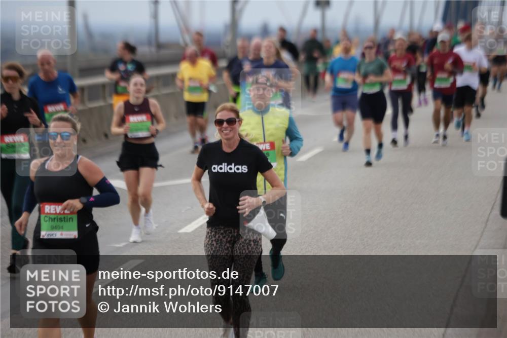 03.10.2025 - Köhlbrandbrückenlauf Jannik Wohlers http://msf.ph/oto/9147007 03.10.2025 15:50:08 Position 1 9494 meine-sportfotos.de
