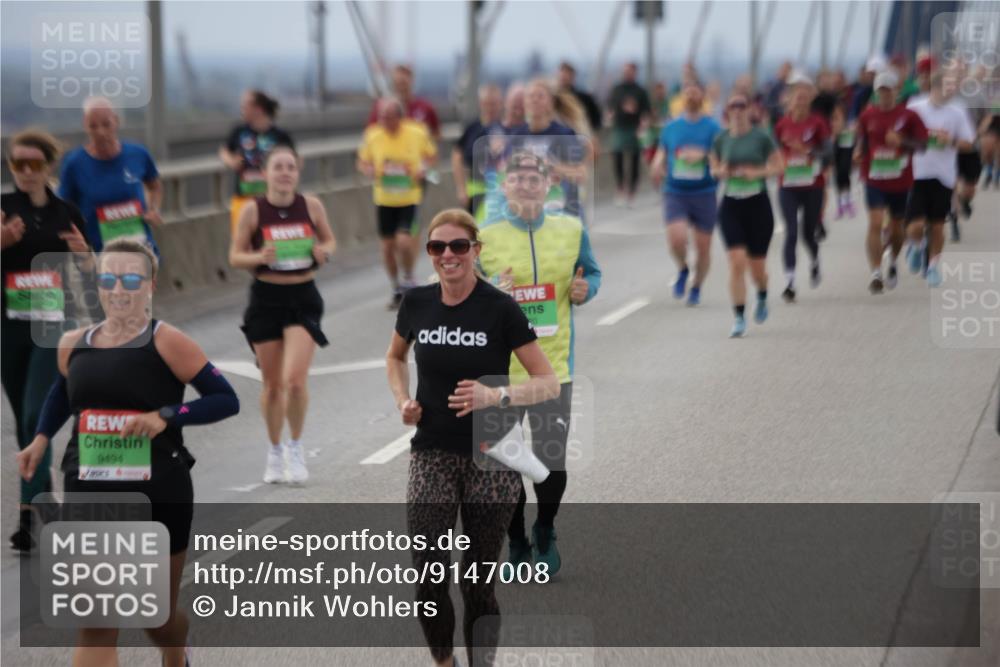 03.10.2025 - Köhlbrandbrückenlauf Jannik Wohlers http://msf.ph/oto/9147008 03.10.2025 15:50:08 Position 1 9494 meine-sportfotos.de