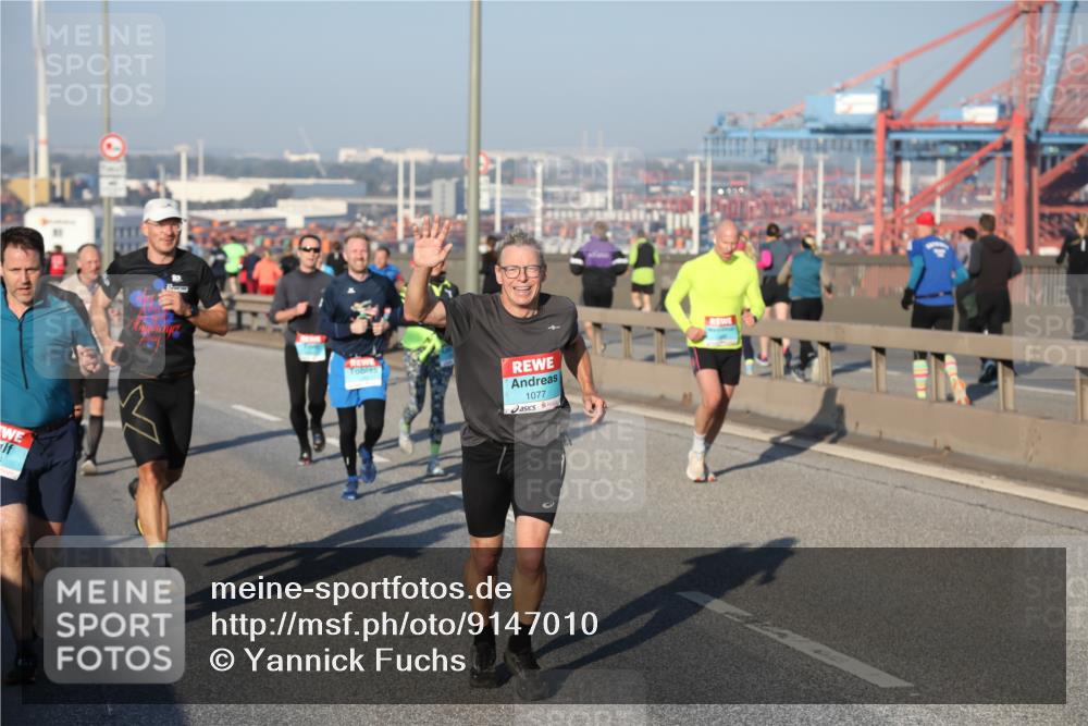 03.10.2025 - Köhlbrandbrückenlauf Yannick Fuchs http://msf.ph/oto/9147010 03.10.2025 08:37:45 Position 2 1077 meine-sportfotos.de