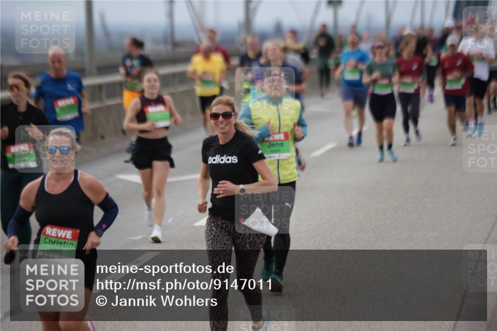 03.10.2025 - Köhlbrandbrückenlauf Jannik Wohlers http://msf.ph/oto/9147011 03.10.2025 15:50:09 Position 1 9494, 9080 meine-sportfotos.de