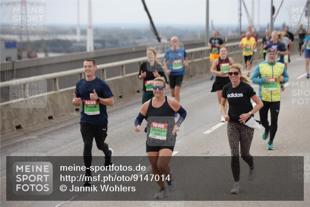 03.10.2025 - Köhlbrandbrückenlauf Jannik Wohlers http://msf.ph/oto/9147014 03.10.2025 15:50:09 Position 1 9476, 9494, 9080 meine-sportfotos.de
