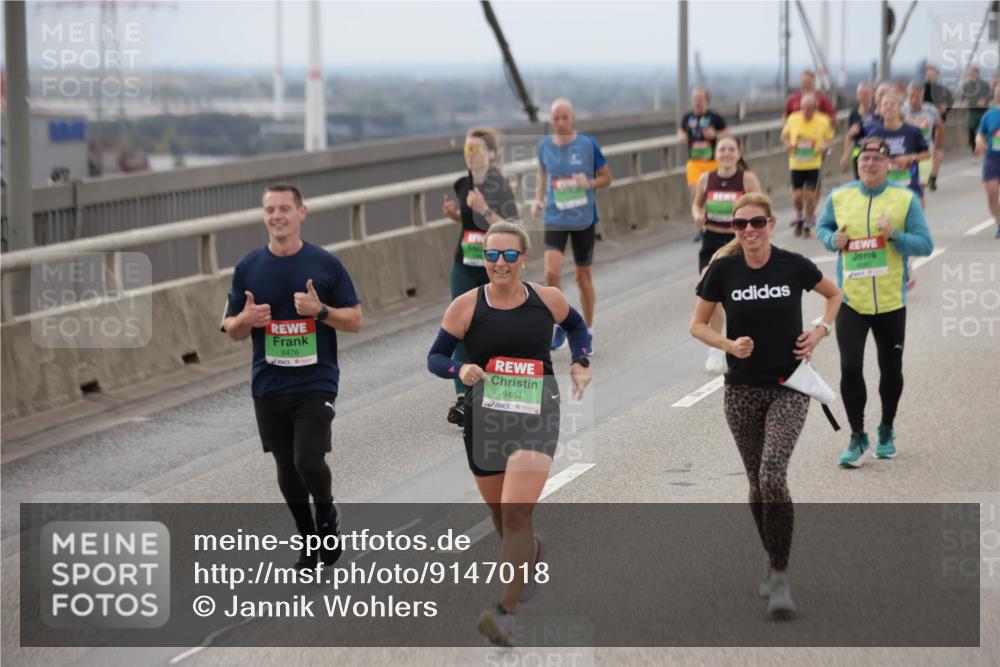 03.10.2025 - Köhlbrandbrückenlauf Jannik Wohlers http://msf.ph/oto/9147018 03.10.2025 15:50:09 Position 1 9476, 9494 meine-sportfotos.de