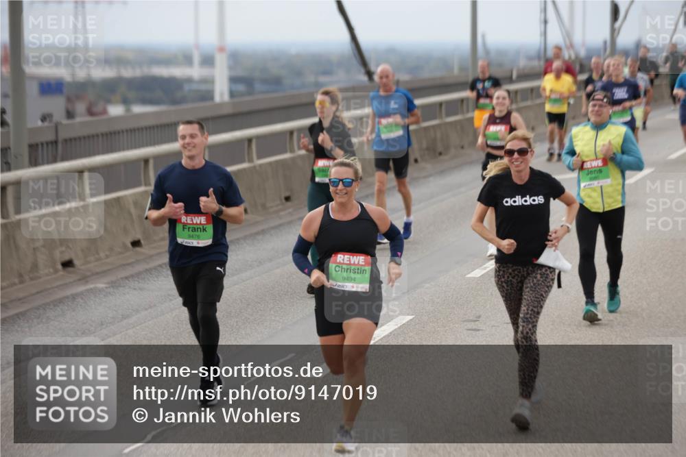 03.10.2025 - Köhlbrandbrückenlauf Jannik Wohlers http://msf.ph/oto/9147019 03.10.2025 15:50:10 Position 1 9476, 9494 meine-sportfotos.de