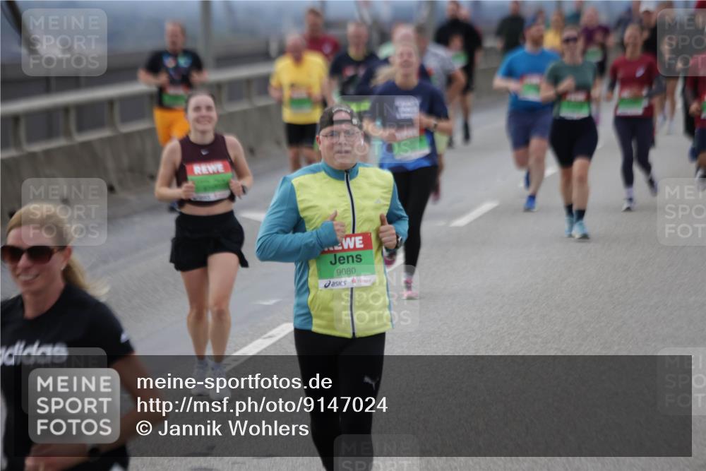 03.10.2025 - Köhlbrandbrückenlauf Jannik Wohlers http://msf.ph/oto/9147024 03.10.2025 15:50:11 Position 1 9080 meine-sportfotos.de