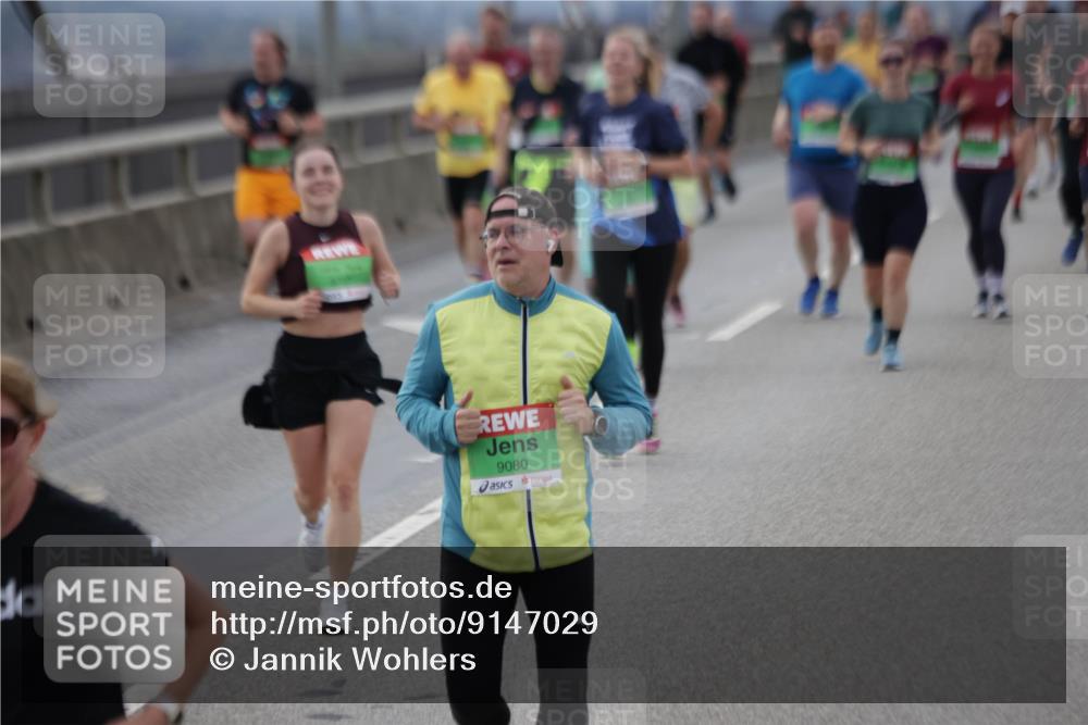 03.10.2025 - Köhlbrandbrückenlauf Jannik Wohlers http://msf.ph/oto/9147029 03.10.2025 15:50:11 Position 1 40, 9080 meine-sportfotos.de