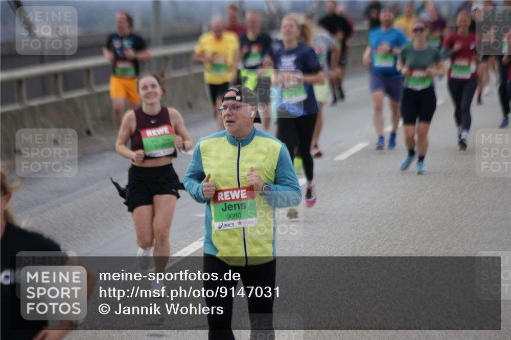 03.10.2025 - Köhlbrandbrückenlauf Jannik Wohlers http://msf.ph/oto/9147031 03.10.2025 15:50:11 Position 1 40, 9080 meine-sportfotos.de
