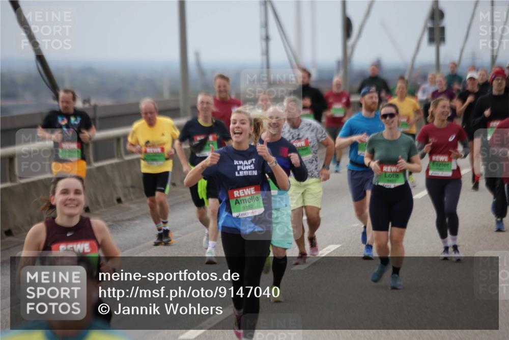 03.10.2025 - Köhlbrandbrückenlauf Jannik Wohlers http://msf.ph/oto/9147040 03.10.2025 15:50:13 Position 1 9152, 8451 meine-sportfotos.de