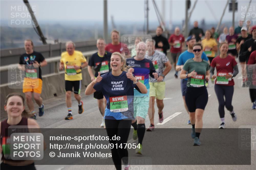 03.10.2025 - Köhlbrandbrückenlauf Jannik Wohlers http://msf.ph/oto/9147054 03.10.2025 15:50:13 Position 1 9727, 120, 8451, 9152 meine-sportfotos.de