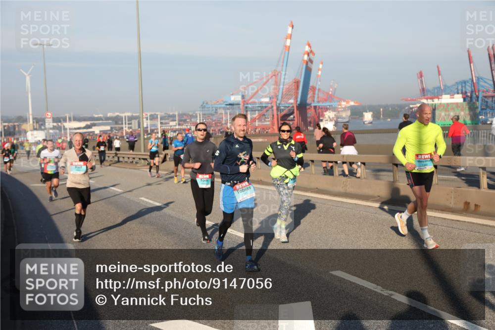 03.10.2025 - Köhlbrandbrückenlauf Yannick Fuchs http://msf.ph/oto/9147056 03.10.2025 08:37:49 Position 2 1262, 1168 meine-sportfotos.de