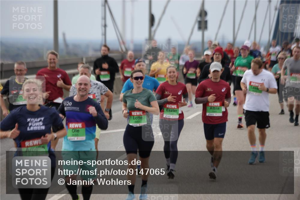 03.10.2025 - Köhlbrandbrückenlauf Jannik Wohlers http://msf.ph/oto/9147065 03.10.2025 15:50:14 Position 1 120, 7541, 7542, 8451, 9152, 9055 meine-sportfotos.de