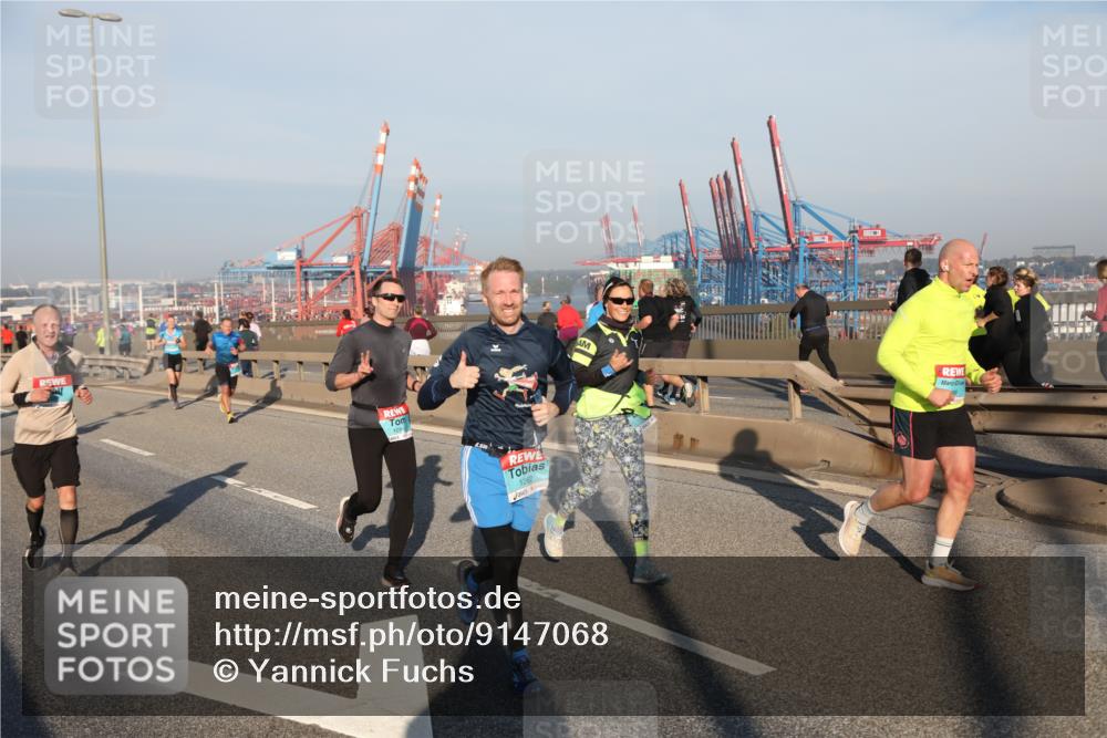 03.10.2025 - Köhlbrandbrückenlauf Yannick Fuchs http://msf.ph/oto/9147068 03.10.2025 08:37:50 Position 2 105, 1262 meine-sportfotos.de