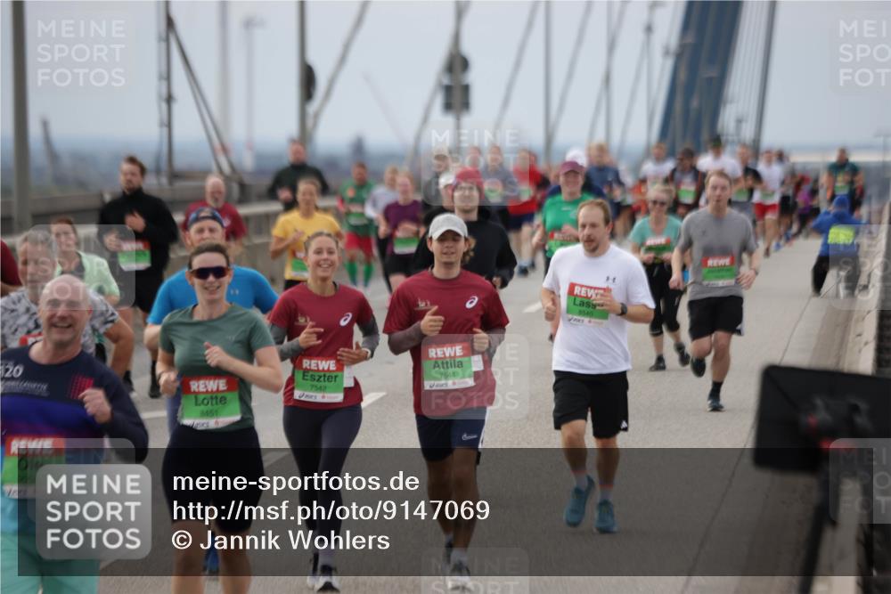 03.10.2025 - Köhlbrandbrückenlauf Jannik Wohlers http://msf.ph/oto/9147069 03.10.2025 15:50:15 Position 1 120, 9056, 8451, 7542, 7541, 40, 8540 meine-sportfotos.de